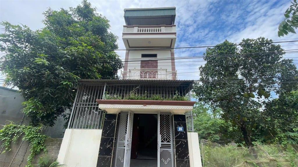 Bán nhà 87m² x 2,5 tầng trục chính, ô tô tránh tại bình yên, thạch thất.  0962 783 ***