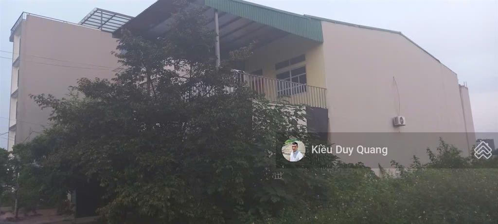 Bán gấp cắt lỗ chỉ hơn 6 tỷ lô 120m2 đất tái định cư bình yên, hòa lạc. sẵn nhà 2 tầng cũ