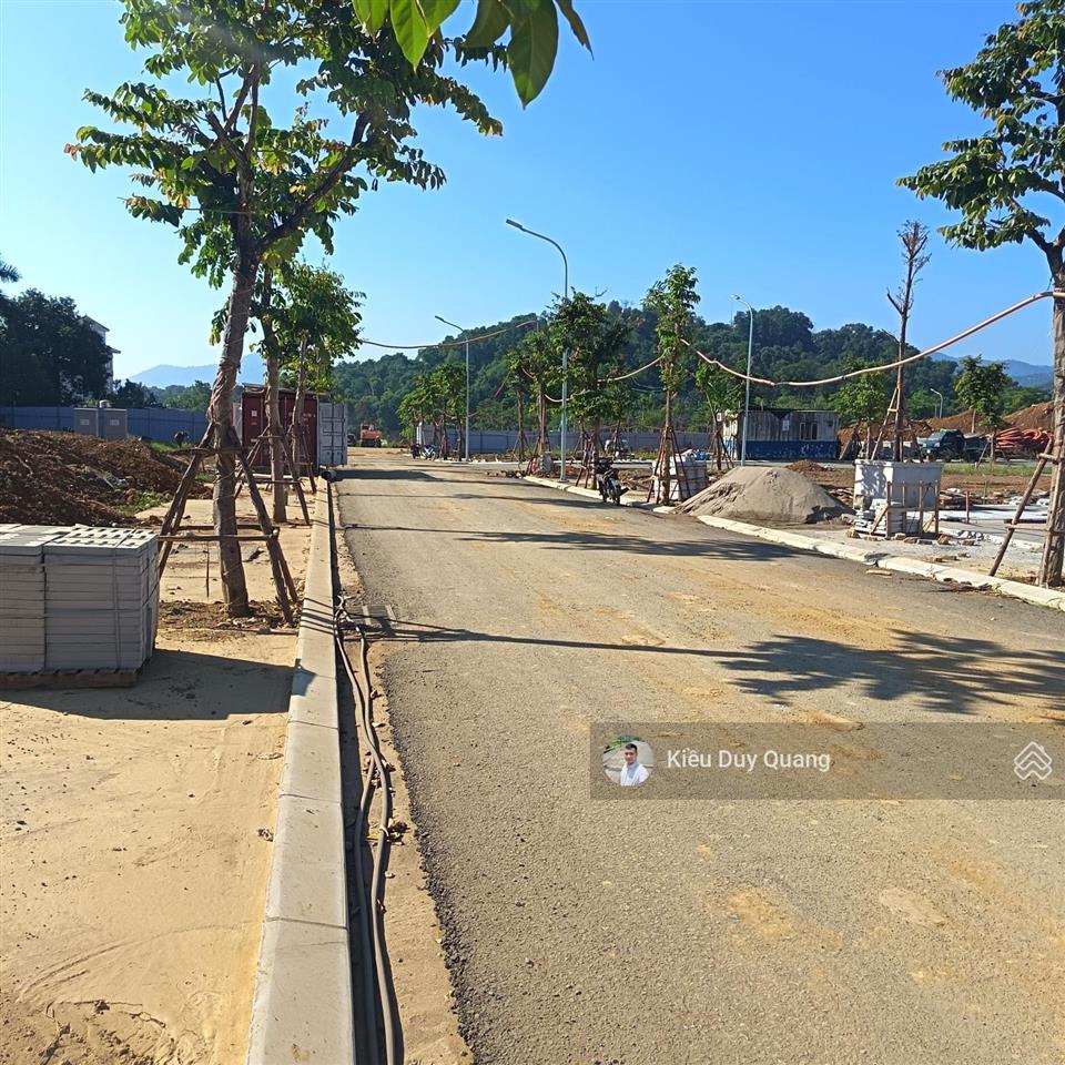 Sất ngoại giao đặc biệt căn bt song lập. căn góc, mặt hồ 248.8m2 giá chỉ 25.2 tỷ  0962 783 ***
