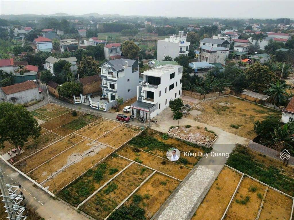 Bán gấp nhà 122.8m2x3 tầng, full đồ, trung tâm hòa lạc. rất gần khu công nghệ cao giá chỉ 7,4 tỷ