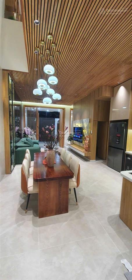 Nhà gần biển, xây cao cấp và tuyệt đẹp, mua ở sướng hoặc cho thuê và đầu tư antoàn, ôtô đậu sânnhà