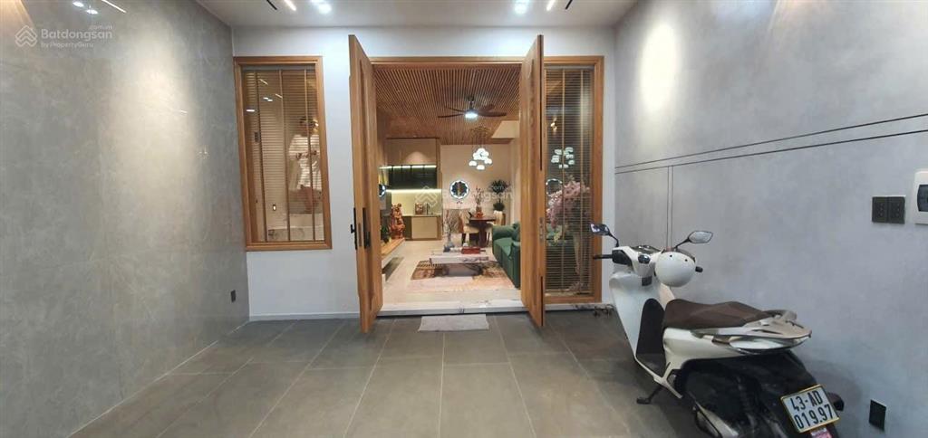 Nhà gần biển, xây cao cấp và tuyệt đẹp, mua ở sướng hoặc cho thuê và đầu tư antoàn, ôtô đậu sânnhà