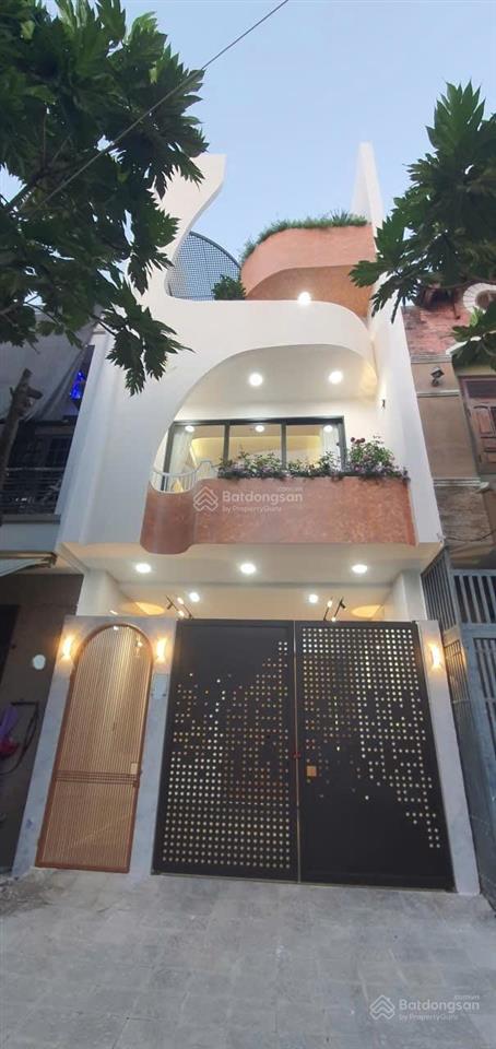 Nhà gần biển, xây cao cấp và tuyệt đẹp, mua ở sướng hoặc cho thuê và đầu tư antoàn, ôtô đậu sânnhà