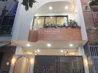 Nhà gần biển, xây cao cấp và tuyệt đẹp, mua ở sướng hoặc cho thuê và đầu tư antoàn, ôtô đậu sânnhà