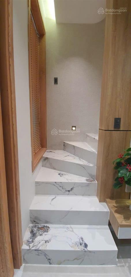 Nhà gần biển, xây cao cấp và tuyệt đẹp, mua ở sướng hoặc cho thuê và đầu tư antoàn, ôtô đậu sânnhà