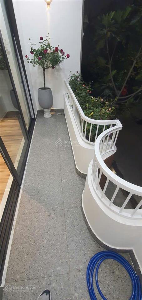 Nhà gần biển, xây cao cấp và tuyệt đẹp, mua ở sướng hoặc cho thuê và đầu tư antoàn, ôtô đậu sânnhà