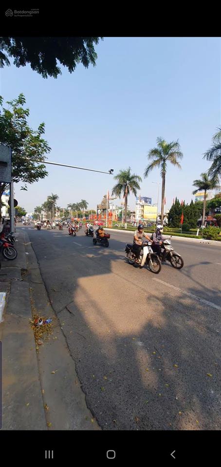 Nhà trung tâm đà nẵng, sát ngã tư thanh khê  mẹ nhu, vừa ở sướng vừa có dòng tiền ổn định 28 tr/th