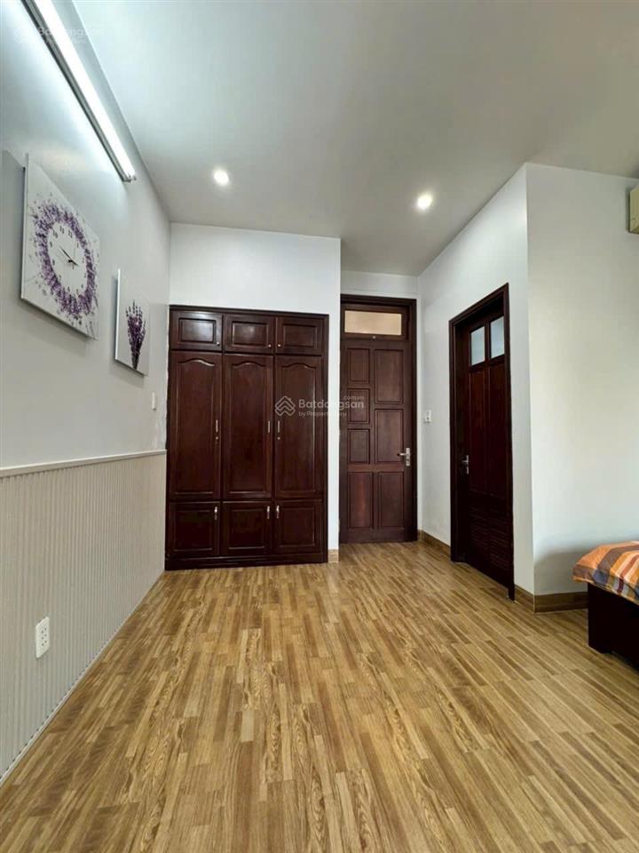 Căn nhà này có 3 khách hỏi nhưng chưa chốt. khả năng cao sẽ bay rất nhanh, gần chợ, mua ở sướng