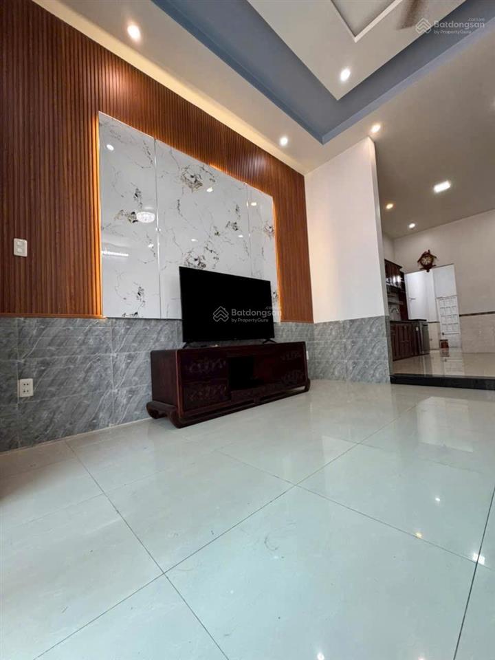 Căn nhà này có 3 khách hỏi nhưng chưa chốt. khả năng cao sẽ bay rất nhanh, gần chợ, mua ở sướng