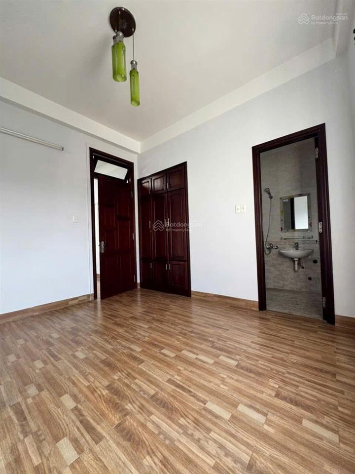 Căn nhà này có 3 khách hỏi nhưng chưa chốt. khả năng cao sẽ bay rất nhanh, gần chợ, mua ở sướng