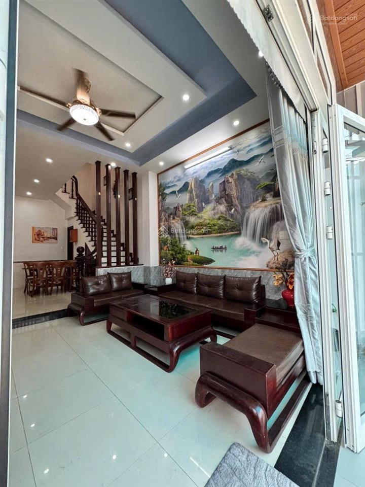 Căn nhà này có 3 khách hỏi nhưng chưa chốt. khả năng cao sẽ bay rất nhanh, gần chợ, mua ở sướng