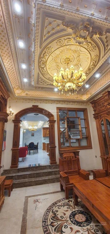 Nhà tuyệt đẹp ngay chợ thanh khê có trần dát vàng và nội thất gỗ quý, mua ở sướng hoặc làm homestay