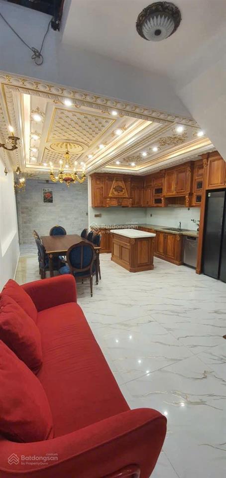 Nhà tuyệt đẹp ngay chợ thanh khê có trần dát vàng và nội thất gỗ quý, mua ở sướng hoặc làm homestay