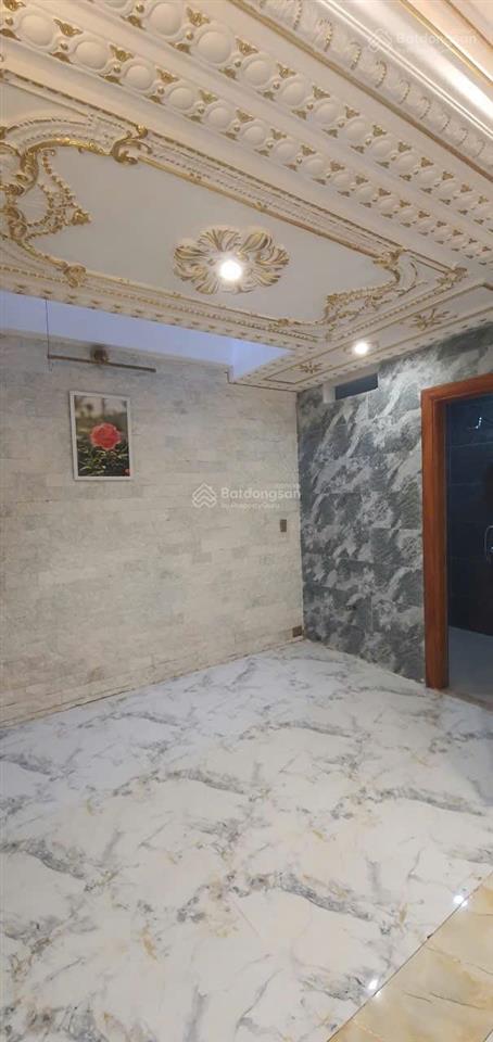 Nhà tuyệt đẹp ngay chợ thanh khê có trần dát vàng và nội thất gỗ quý, mua ở sướng hoặc làm homestay