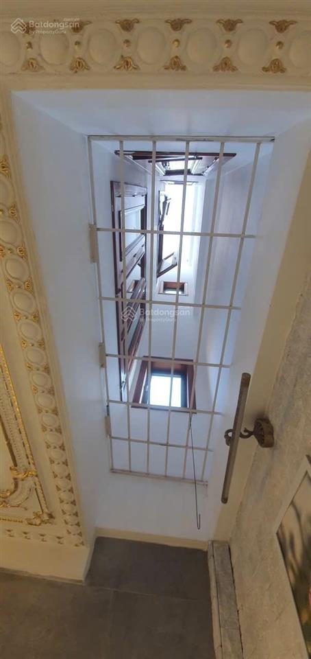 Nhà tuyệt đẹp ngay chợ thanh khê có trần dát vàng và nội thất gỗ quý, mua ở sướng hoặc làm homestay