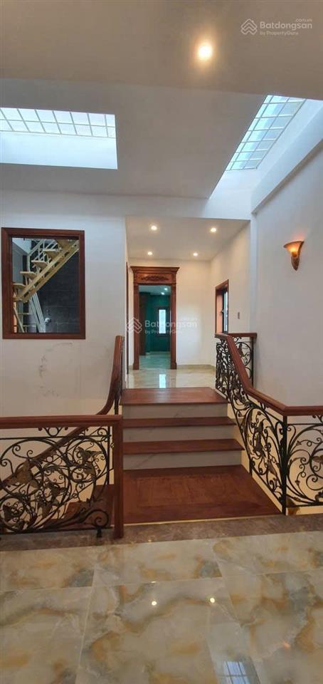 Nhà tuyệt đẹp ngay chợ thanh khê có trần dát vàng và nội thất gỗ quý, mua ở sướng hoặc làm homestay