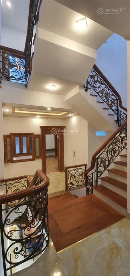 Nhà tuyệt đẹp ngay chợ thanh khê có trần dát vàng và nội thất gỗ quý, mua ở sướng hoặc làm homestay