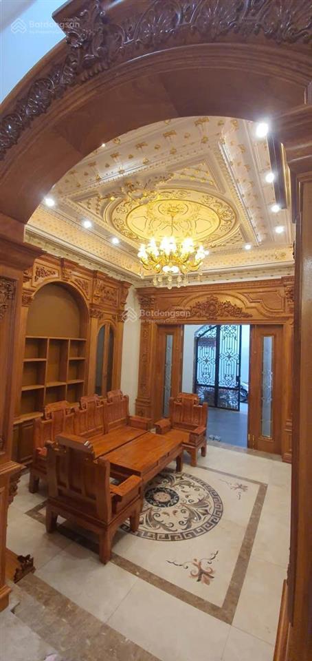 Nhà tuyệt đẹp ngay chợ thanh khê có trần dát vàng và nội thất gỗ quý, mua ở sướng hoặc làm homestay