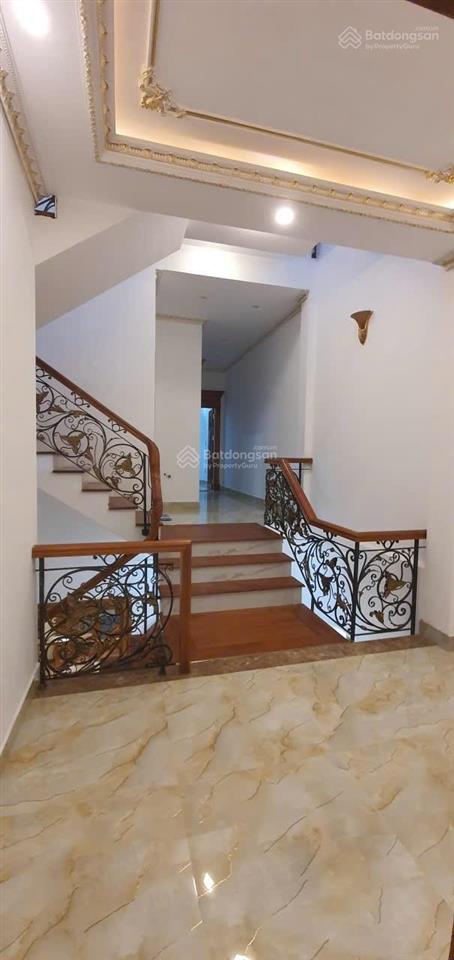 Nhà tuyệt đẹp ngay chợ thanh khê có trần dát vàng và nội thất gỗ quý, mua ở sướng hoặc làm homestay