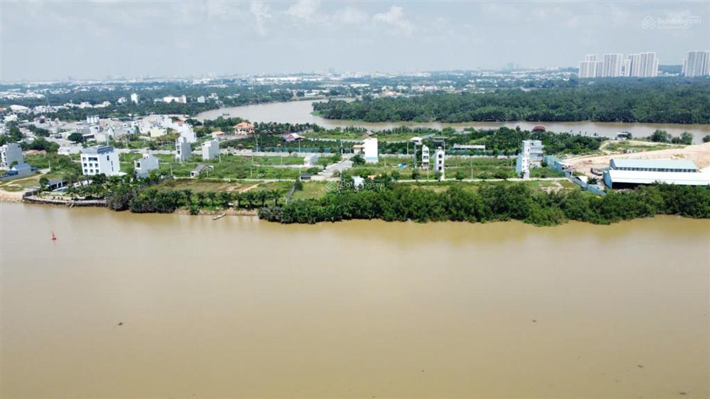 Cần tiền bán lô đất mặt tiền đường 30m đảo kc q9