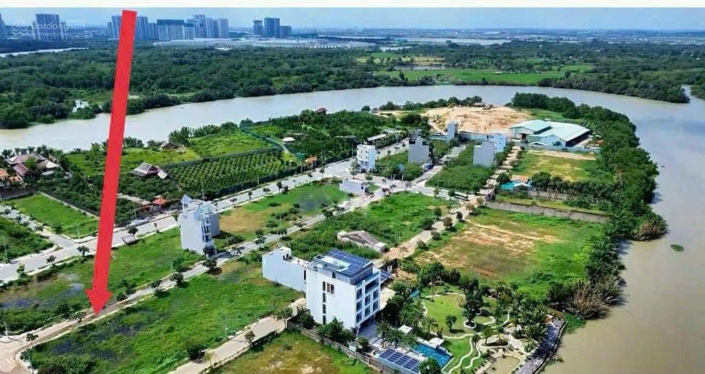 Cần tiền bán lô đất mặt tiền đường 30m đảo kc q9