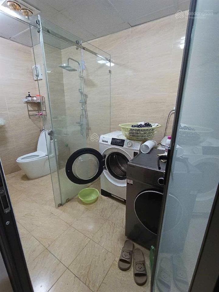 Cần bán gấp  ngõ 98 thái hà  phân lô  ôtô tránh  vỉa hè rộng  kinh doanh  khu vực dân trí cao