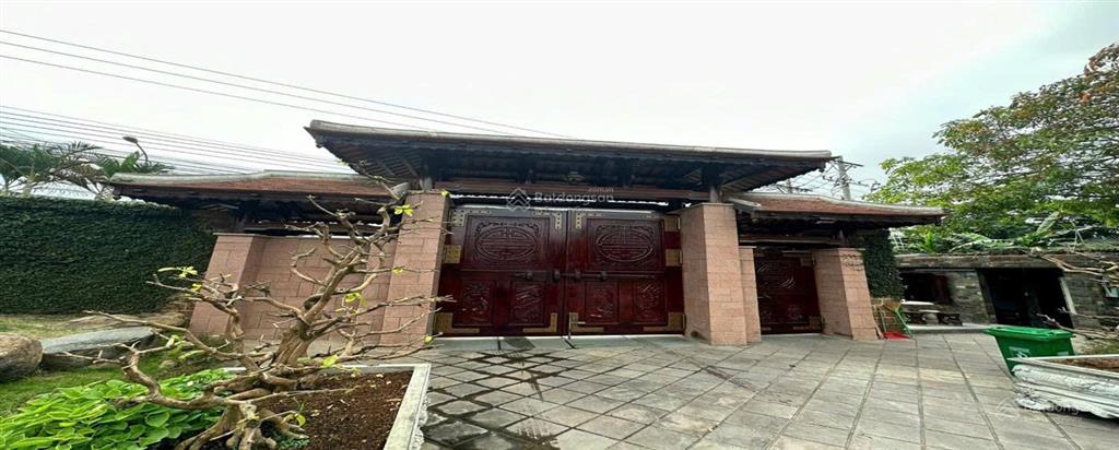 Chính chủ bán biệt thự sân vườn 2 mặt tiền cầu tàu, dt 2.296m2, view sông đẹp