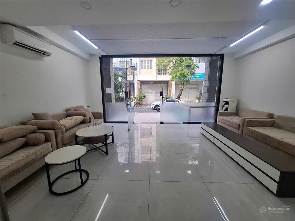 Cho thuê tầng trệt hưng gia phú mỹ hưng chỉ 14 triệu.  xem nhiều option hơn 0901 142 *** hòa