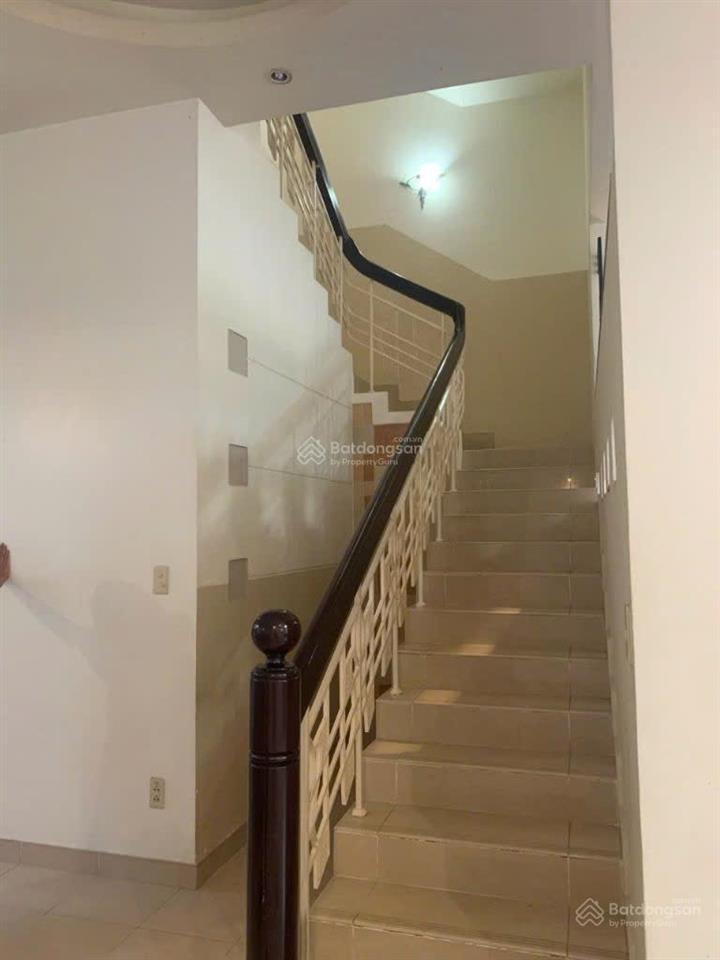 Cho thuê biệt thự hưng thái 1 phú mỹ hưng, quận 7  đất vàng chuyên villa