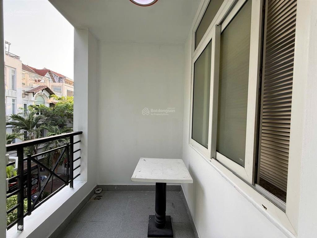 Cho thuê căn hộ dịch vụ hưng phước 3 phú mỹ hưng, quận 7 ban công tách bếp.  0901 142 ***