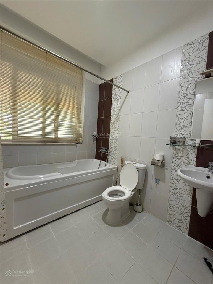 Cho thuê căn hộ dịch vụ hưng phước 3 phú mỹ hưng, quận 7 ban công tách bếp.  0901 142 ***