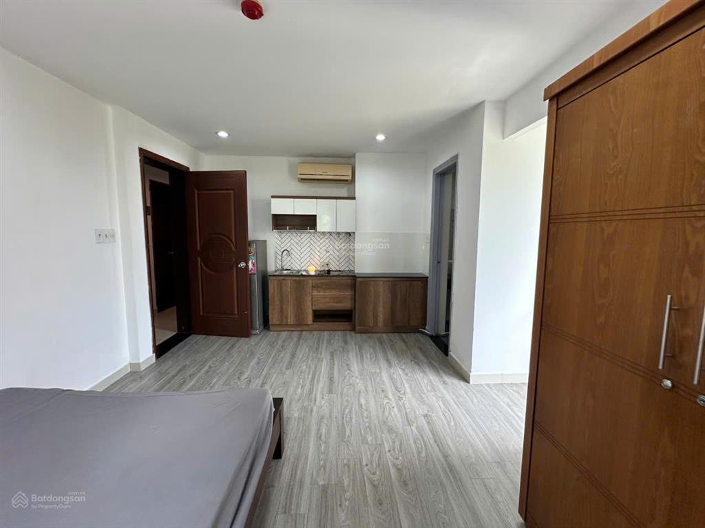 Cho thuê căn hộ dịch vụ phan khiêm ích, tân hưng.  0901 142 *** hòa đất vàng