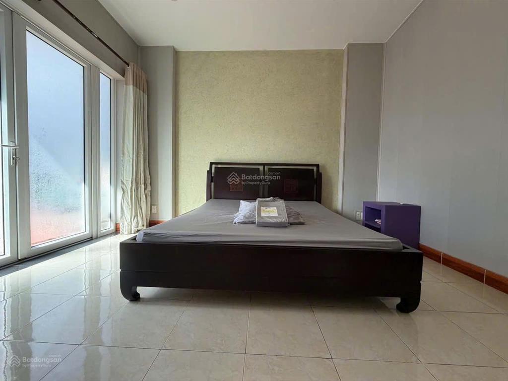 Cho thuê biệt thự cao cấp đường nguyễn văn linh, quận 7.  0901 142 ***