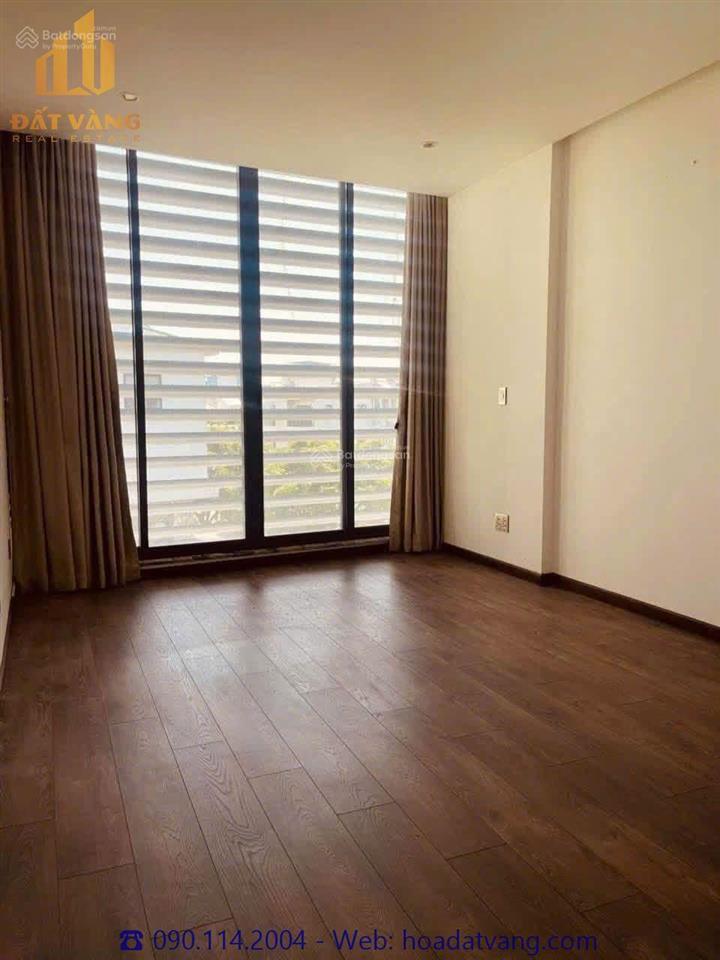 Bán tòa nhà văn phòng đẹp xịn, view sông.  xem nhà và đàm phán 0901 142 ***