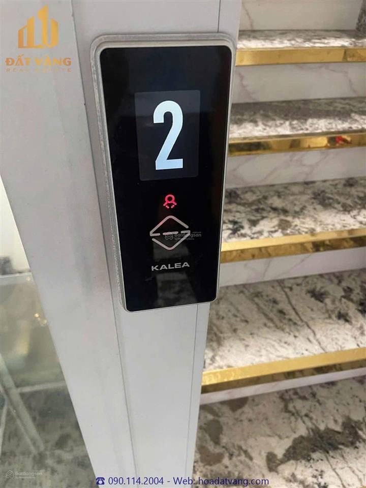 Bán tòa nhà văn phòng đẹp xịn, view sông.  xem nhà và đàm phán 0901 142 ***