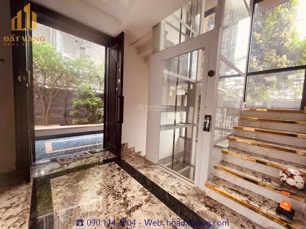 Bán tòa nhà văn phòng đẹp xịn, view sông.  xem nhà và đàm phán 0901 142 ***