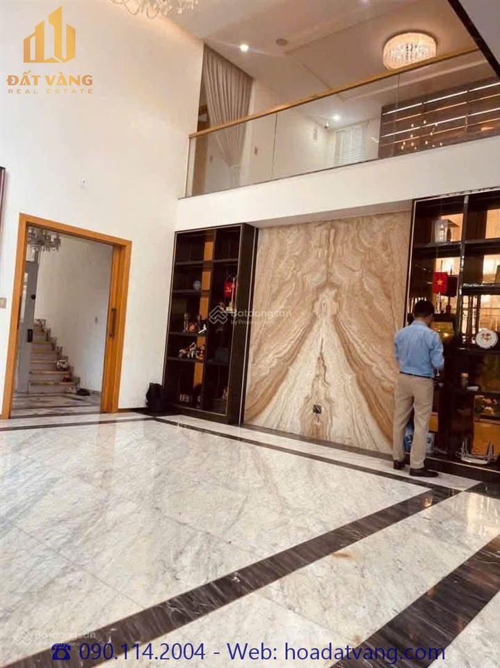 Bán tòa nhà văn phòng đẹp xịn, view sông.  xem nhà và đàm phán 0901 142 ***