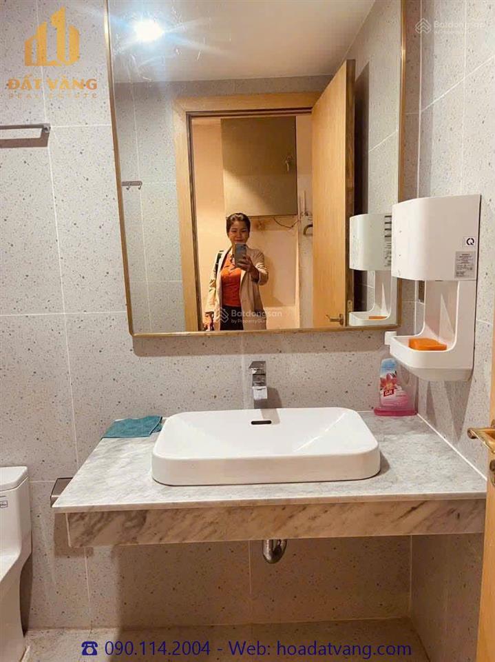 Bán tòa nhà văn phòng đẹp xịn, view sông.  xem nhà và đàm phán 0901 142 ***