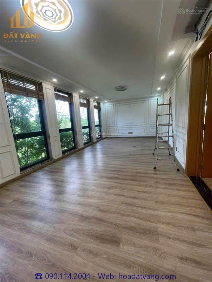 Bán tòa nhà văn phòng đẹp xịn, view sông.  xem nhà và đàm phán 0901 142 ***