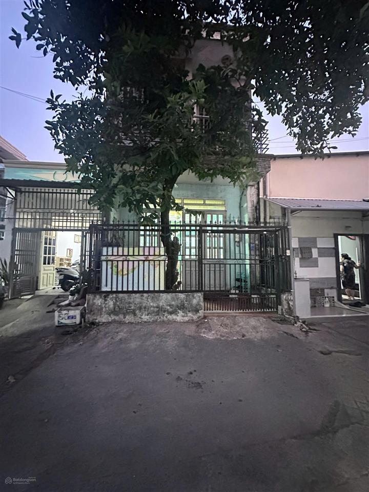 Bán căn nhà đôi 1/ lê lợi giáp vinhomes hóc môn