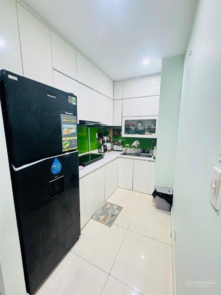 Căn chung cư full nội thất view tầng trung đẹp