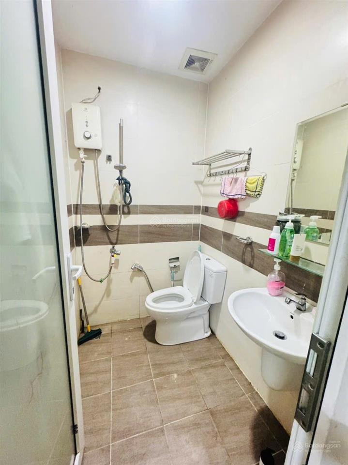 Căn chung cư full nội thất view tầng trung đẹp