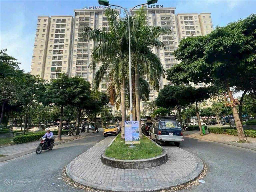 Căn chung cư full nội thất mặt trước view tầng trung cực đẹp