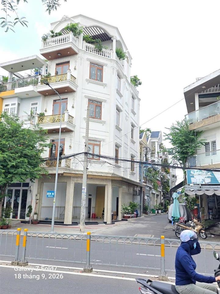 Cho thuê góc 2mt ht43, giáp cổng khu công nghiệp