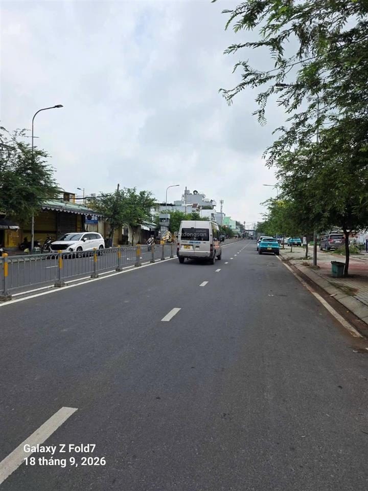 Cho thuê góc 2mt ht43, giáp cổng khu công nghiệp