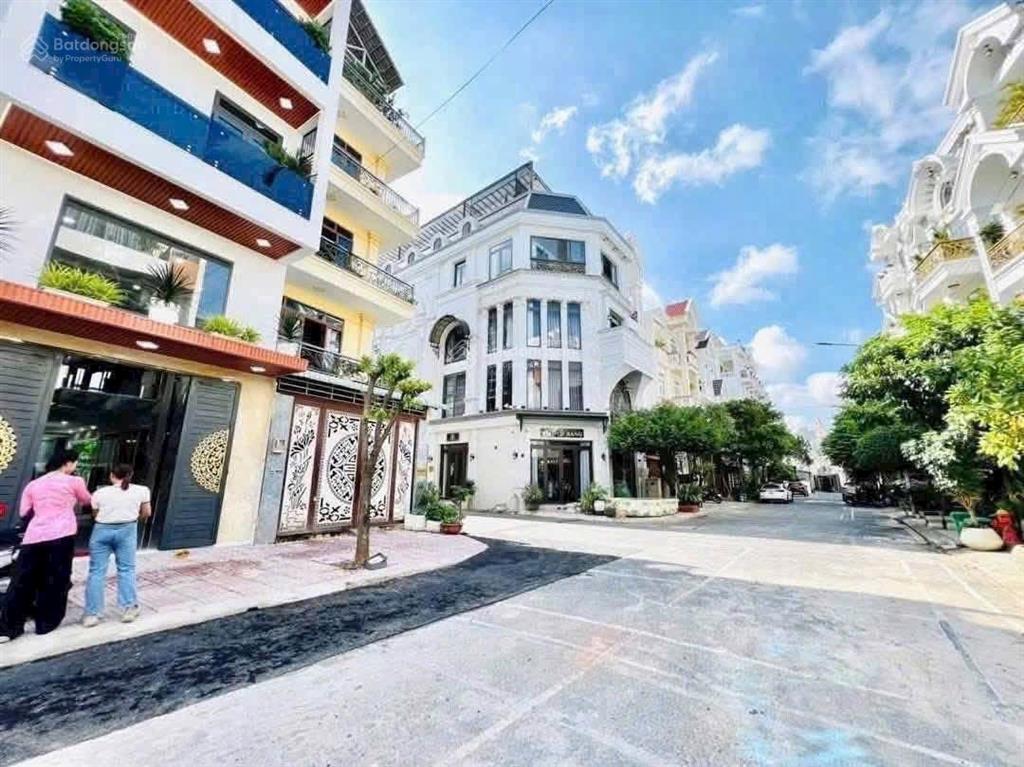 Căn nhà đường 12m nhựa giáp trường trần quang khải