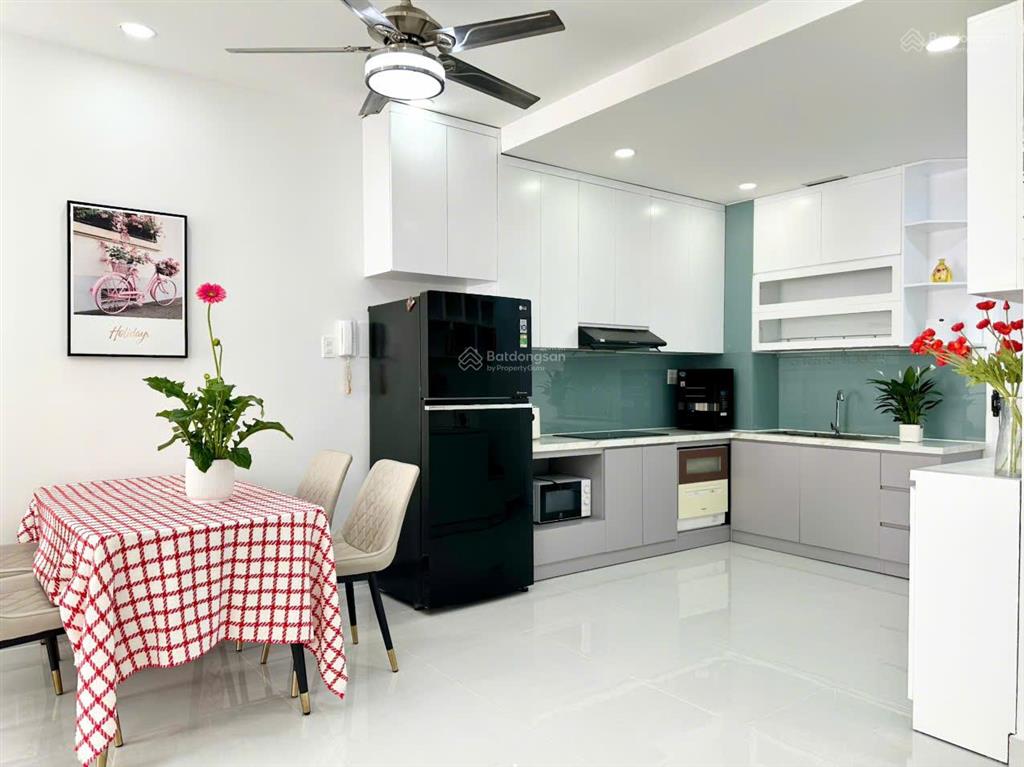 Kẹt tiền bán rất gấp sky garden 2 phú mỹ hưng, 2pn 2wc, lầu 8, giá 5,35 tỷ.  0906 710 *** kim trúc