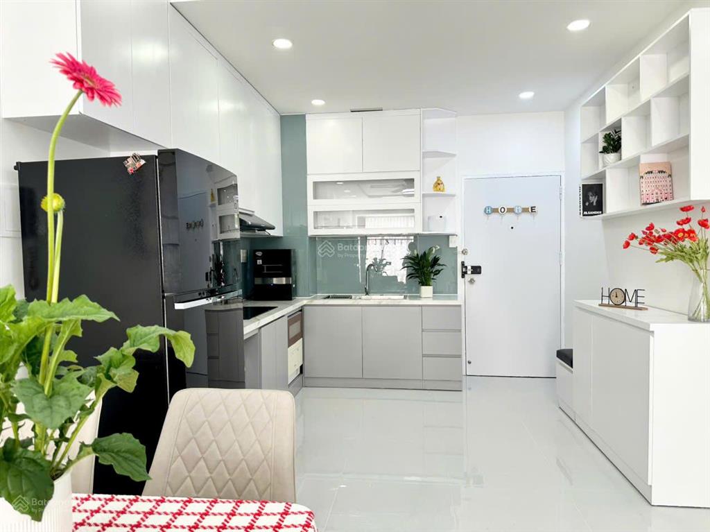 Kẹt tiền bán rất gấp sky garden 2 phú mỹ hưng, 2pn 2wc, lầu 8, giá 5,35 tỷ.  0906 710 *** kim trúc