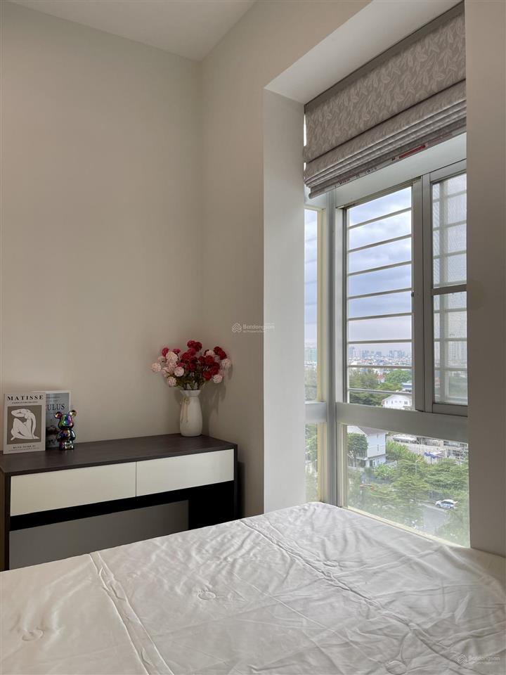 Bán nhanh căn hộ sky 2, 3pn, nhà mới 100%, full nội thất, giá 6.88 tỷ,  0906 710 ***