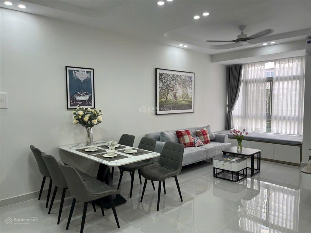 Giá tốt, cần bán gấp sky garden 1, 88m, giá 6,2tỷ 3pn, có hđ thuê lâu dài. trúc 0906 710 ***